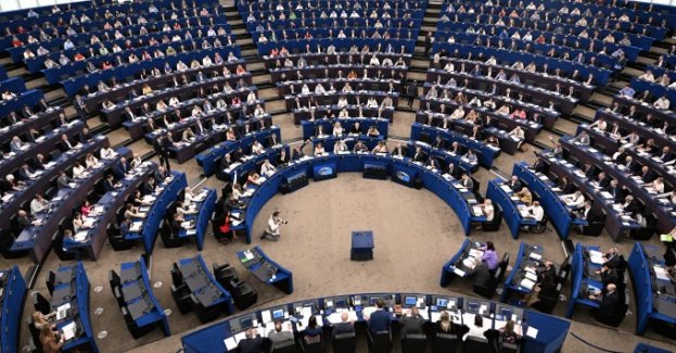 Przewodnicząca Komisji Europejskiej Ursula von der Leyen przedstawiła Orędzie o Stanie Unii 2026. Wśród priorytetów na najbliższy czas znalazły się bezpieczeństwo budowane w regionach, odporność na zmiany klimatu, stabilna gospodarka, a także wykorzystanie sztucznej inteligencji. „Europa potrzebuje jednocześnie dwóch możliwości: skali, aby działać globalnie, i inteligencji terytorialnej, aby te działania były skuteczne lokalnie” - skomentowała wystąpienie przewodnicząca Europejskiego Komitetu Regionów Kata Tüttő.